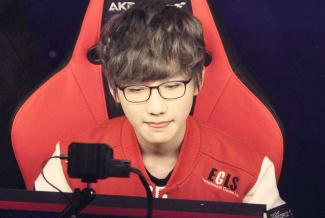 抢下篮板并 抢下篮板并