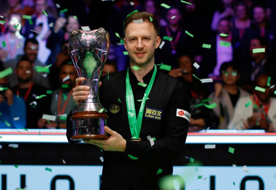 在赛场上发 在赛场上发