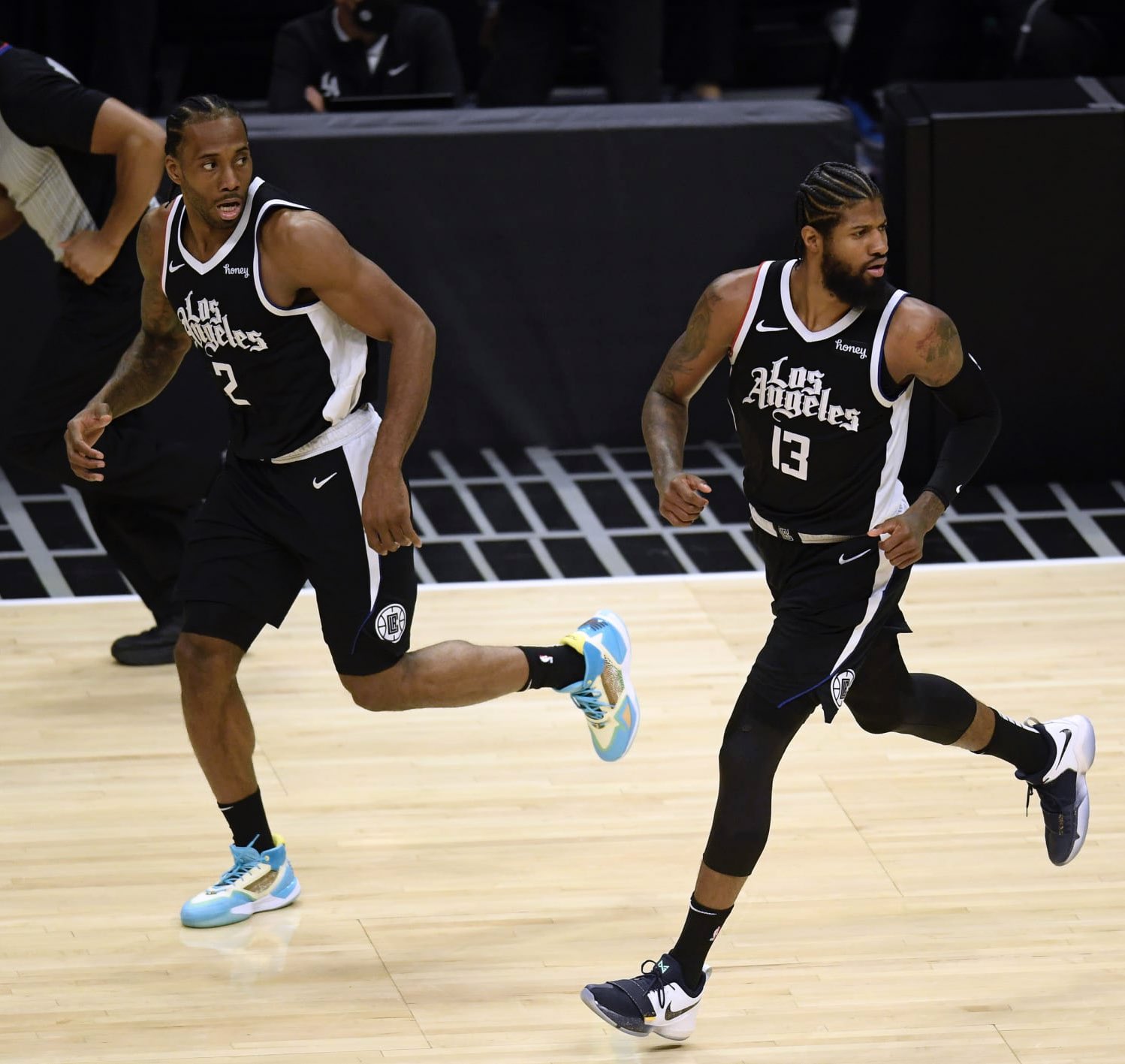 新老权力的 新老权力的